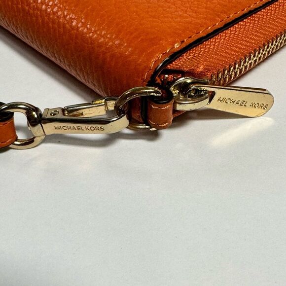 Michael Kors Orange Wallet - Picture 5 of 6